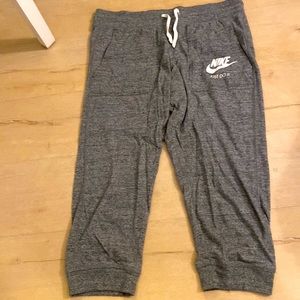Nike Three Qtr Length Joggers